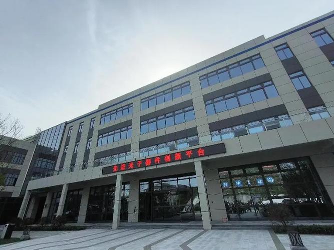 丝路科学城区域内布局了比亚迪,炬光科技,隆基氢能等众多新能源产业